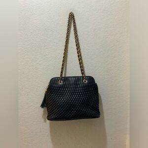 Vintage Worthington navy blue vegan leather quilted chain strap bag